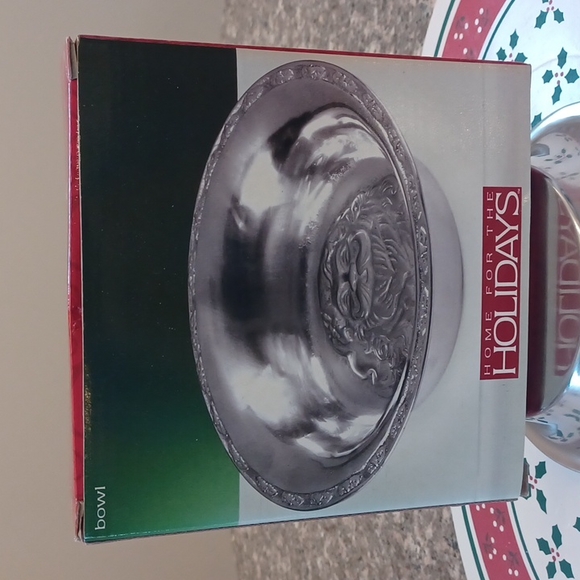 NEW CHRISTMAS BOWL - Picture 3 of 4